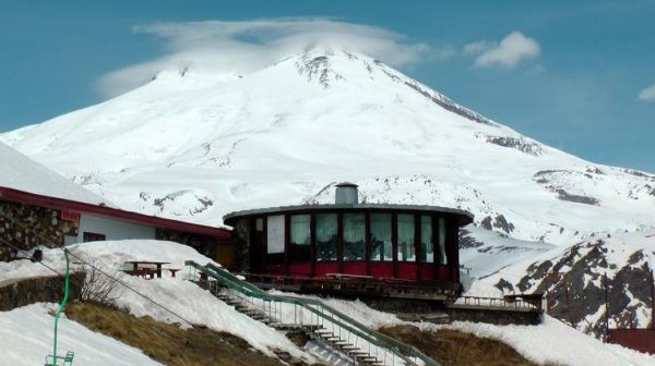 <br />
В Приэльбрусье из-за снежных лавин закрыли Чегет и другие популярные горнолыжные курорты<br />
