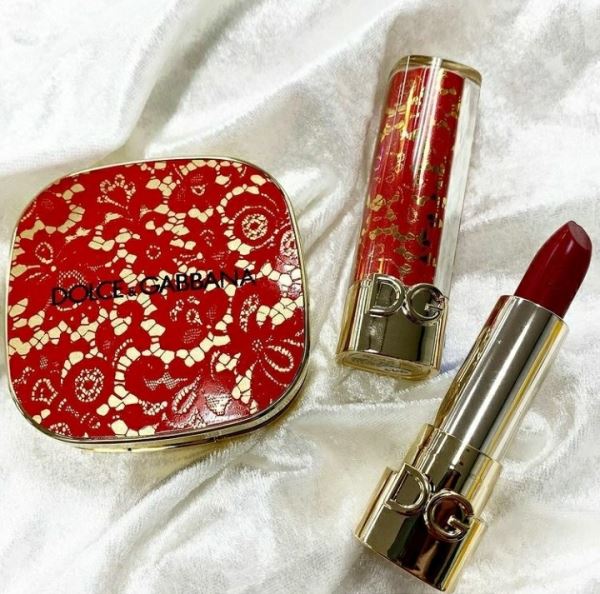 </p>
<p>                            Valentine's Day 2021: Dolce & Gabbana Makeup Collection и Bobbi Brown Heart Extra Lip Tint</p>
<p>                        