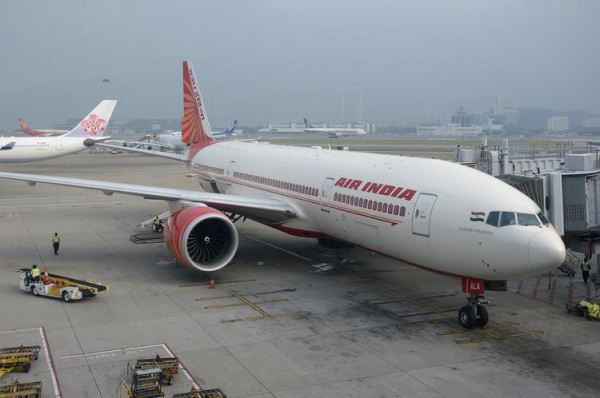 <br />
В Индии успешно приземлился рейс Air India из США с полностью женским экипажем<br />
