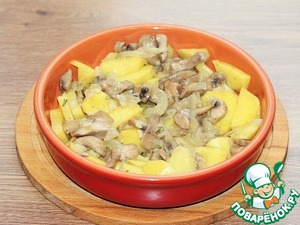 Картошка в духовке с курицей, грибами