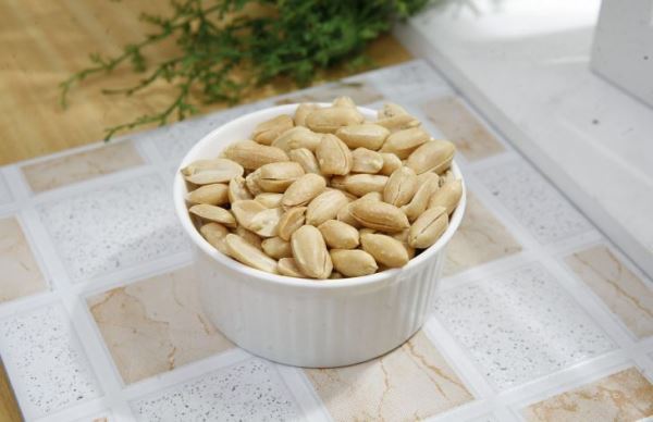 Как правильно есть арахис, чтобы он приносил пользу здоровью: советы врачей