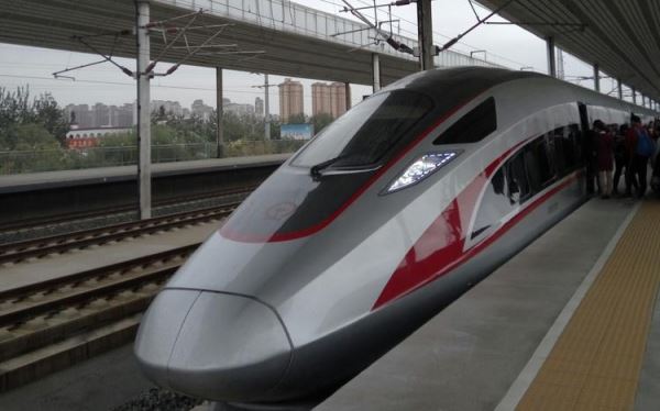 <br />
В Китае собрали новый скоростной поезд, способный работать без машиниста и при экстремально низких температурах<br />
